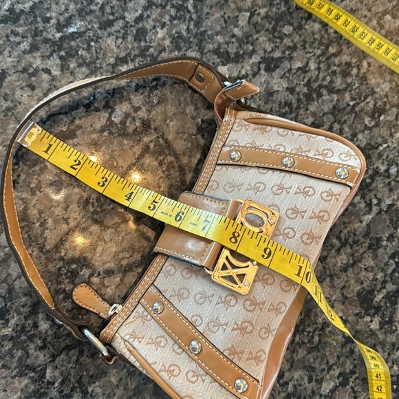 XOXO small hand bag - Picture 7 of 10